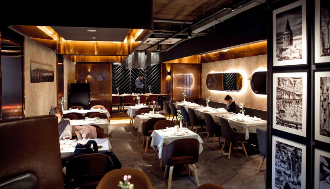 igor-rand-Cnfu7o_780g-unsplash